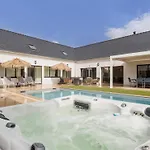 Σπίτι διακοπών D'exception Avec Piscine, Et Salle De Cinema A 50m De La Plage, Capacite 14 Pers. - Fr-1-306-1275