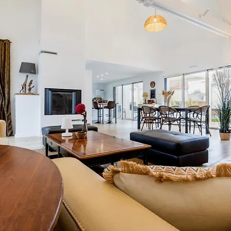 D'exception Avec Piscine, Et Salle De Cinéma à 50m De La Plage, Capacité 14 Pers. - Fr-1-306-1275 Hébergement de vacances