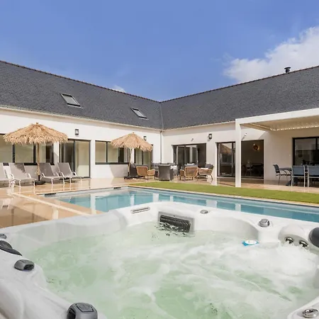 Hébergement de vacances D'exception Avec Piscine, Et Salle De Cinéma à 50m De La Plage, Capacité 14 Pers. - Fr-1-306-1275